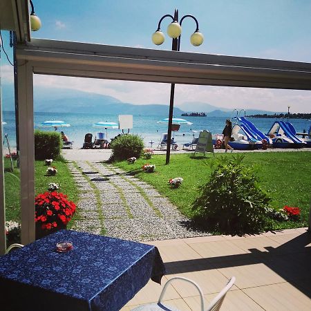 Hotel La Romantica Манерба дел Гарда Екстериор снимка