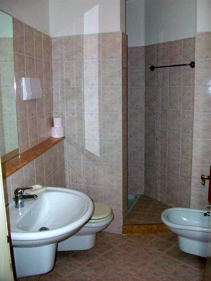 Hotel La Romantica Манерба дел Гарда Екстериор снимка